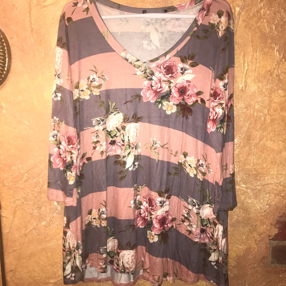 New! Plus Size Floral Tunic